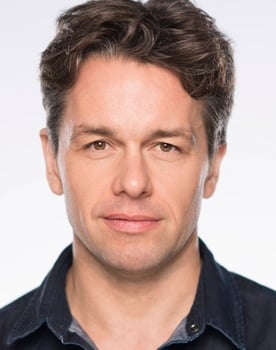 Julian Ovenden