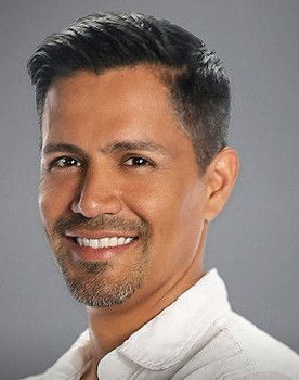 Jay Hernandez