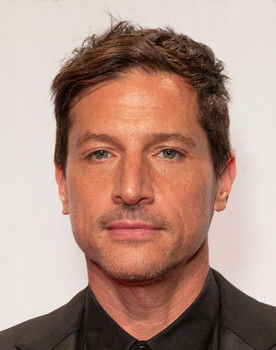 Simon Rex
