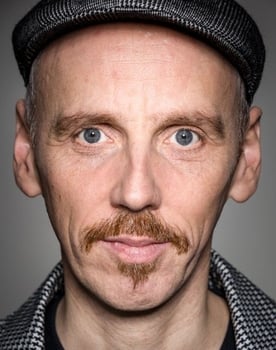 Ewen Bremner