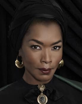 Angela Bassett photo