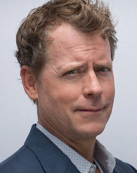 Greg Kinnear