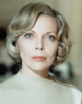 Barbara Bain