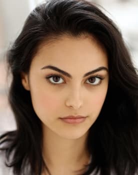 Camila Mendes