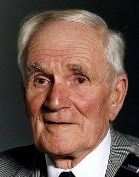 Desmond Llewelyn