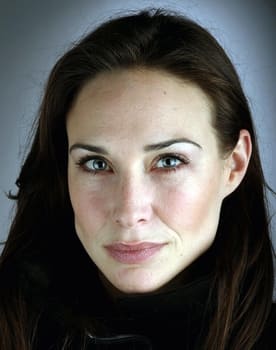 Claire Forlani