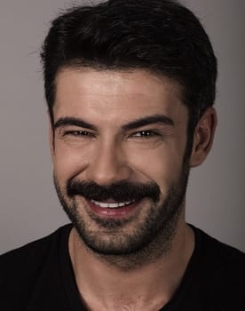 Rüzgar Aksoy