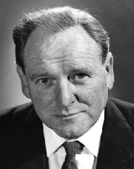 Bernard Lee