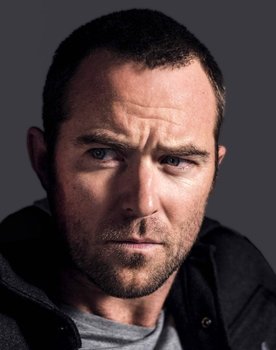 Sullivan Stapleton