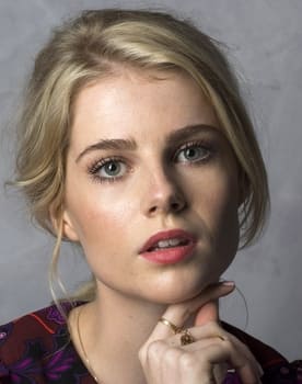 Lucy Boynton photo