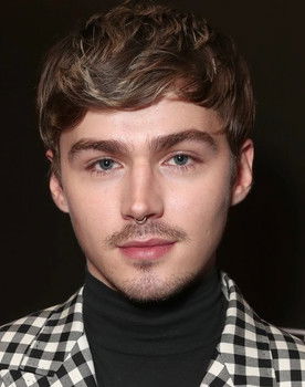 Miles Heizer