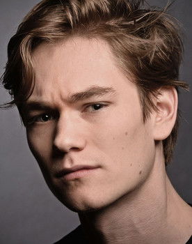 Krisztián Csákvári