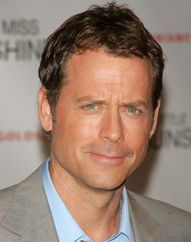 Greg Kinnear