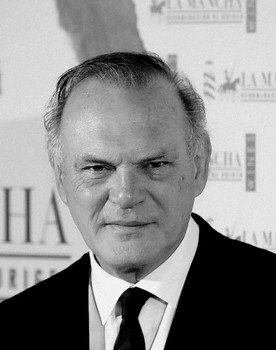 Pedro Piqueras as Self