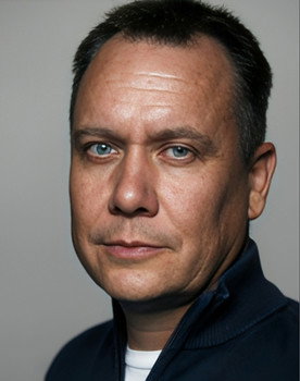 Shawn Hawthorne as Officer Joe