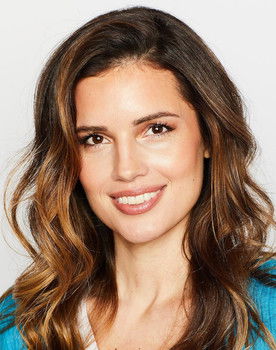 Melissa Chick as Dakota