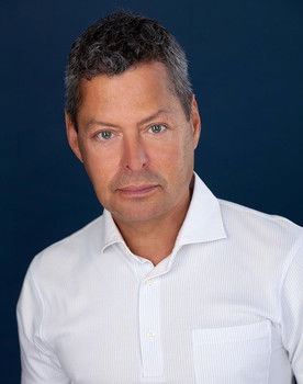 Moe Bertran as LandLord / Homeless