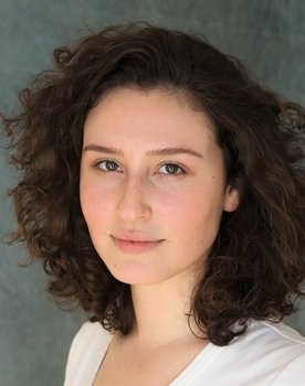 Gwyneth McFall-Gorman as Robin Lahey