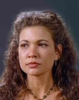 Audie England as Lizzie