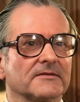 Alfred Acktun as Mann im Warteraum