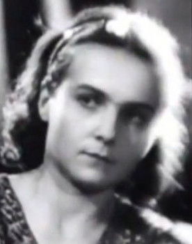 Nina Emelyanova as Accompanist