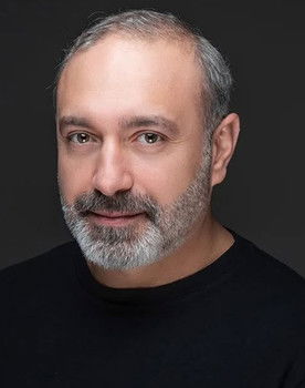 İrfan Kangı as Erdem Çökelek