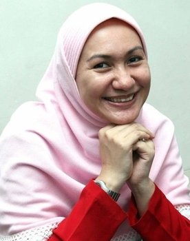 Anneke Putri