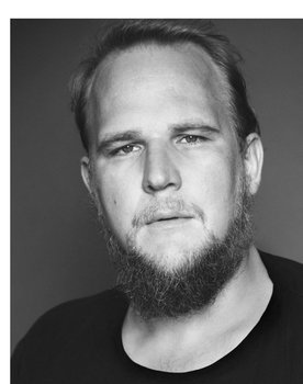 Jakob Svarre Juhl as Svenne