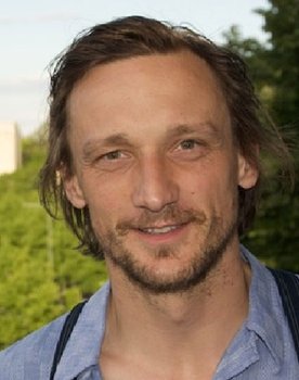 Marko Mandić as Bojan
