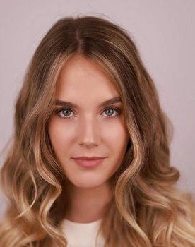 Mina Nenadović as Mirjana