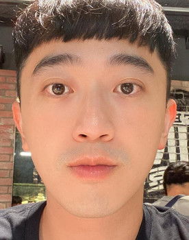 Milk Lin as Lin Cheng Chi