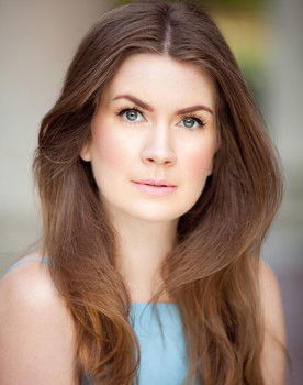 Sophie Säther Mahfouf as Holly