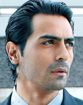 Arjun Rampal as Nikhil Oberoi