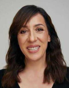 Binnur Kaya as Sevilay