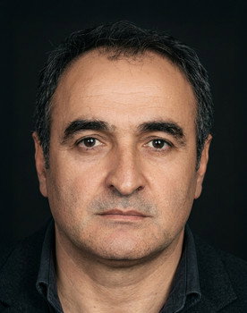 Alpay İzer as Veli Çelebi