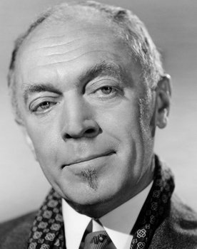 Lionel Royce as Leo Royce