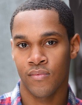 Jared Kemp as Kevin Broadus