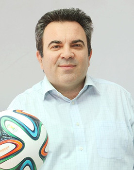 Antonis Karpetopoulos as Εκφωνητής