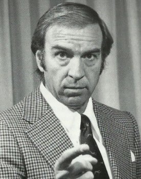 Antonio Molino Rojo as César