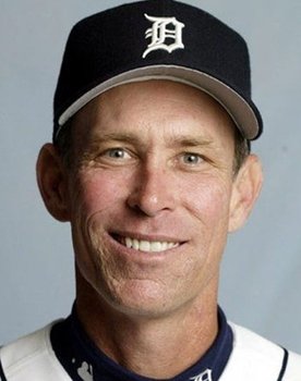 Alan Trammell as Self