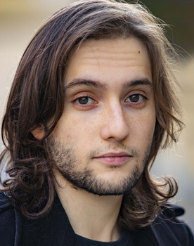 Marco Iacuzio as Mattia