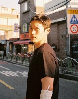 Kang Gil-woo as 