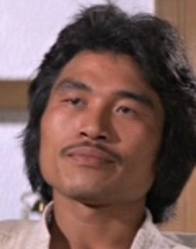 Wang Ching-Liang as Court official