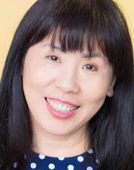 Heidi Luo as Ling