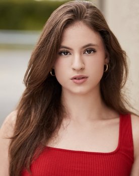 Olivia Gropp as Taylor Clarkson