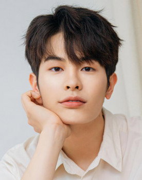 Jeong Min-gyu as Kang Shin-jae