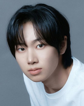 Park Seong Hyeon as 