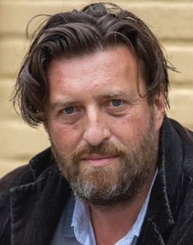 Thierry Hellin as Loïc's Father