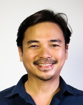 Lui Villaruz as Felix