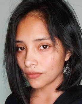 Carla Arana as Paz